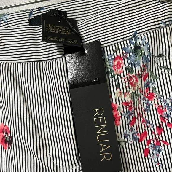 Renuar Floral High Rise Capri Pant - Picture 4 of 12